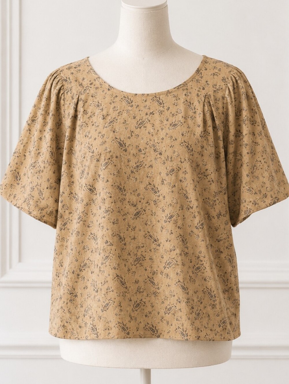 CHILI PEPPER Vintage FLORAL COTTON BLEND TOP.